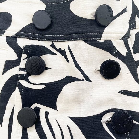 Vintage Cache Contour Collection | Black & White Floral Shorts | Size 0 - Picture 8 of 11